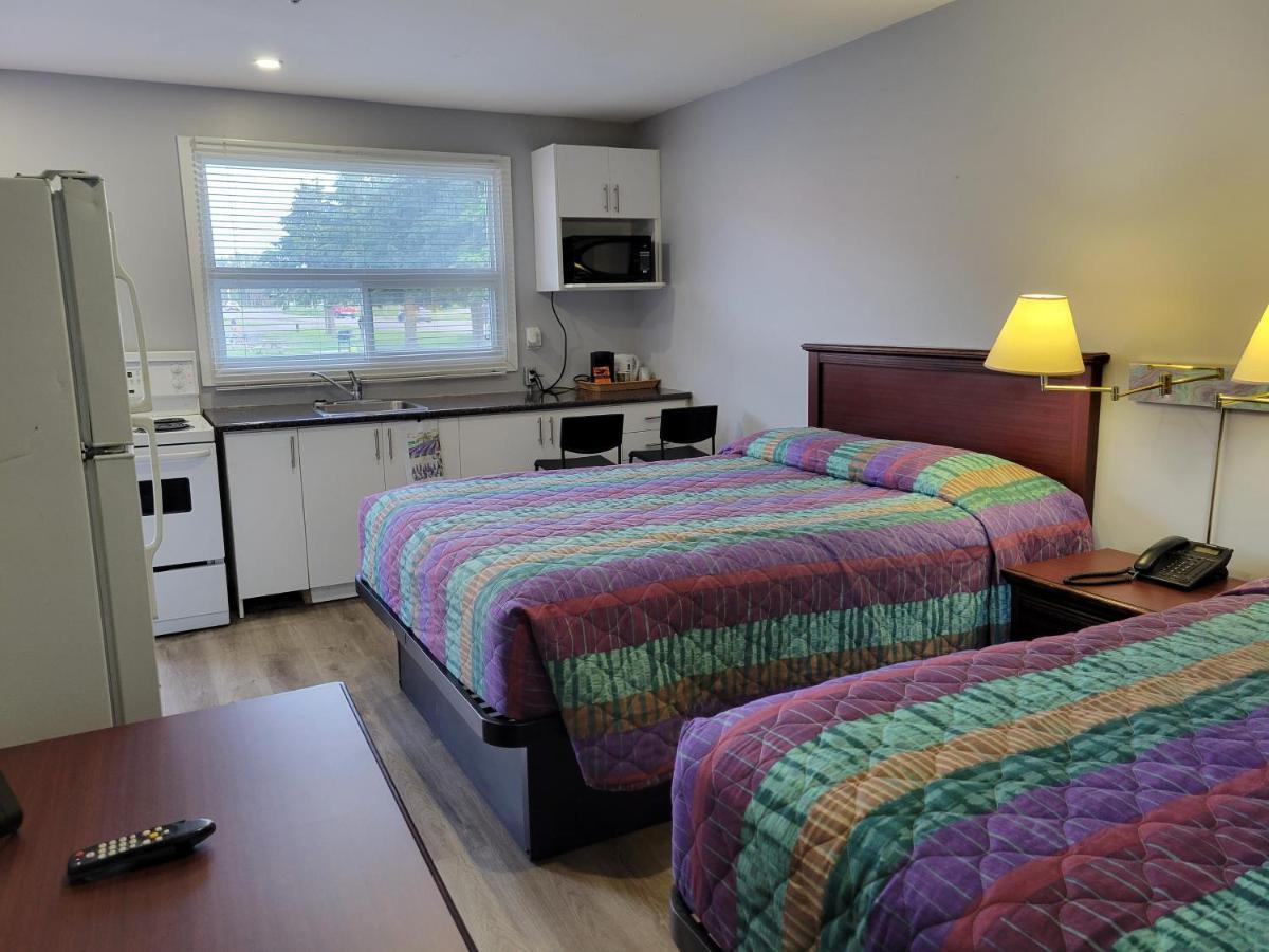 Knights Inn Cobourg Bagian luar foto
