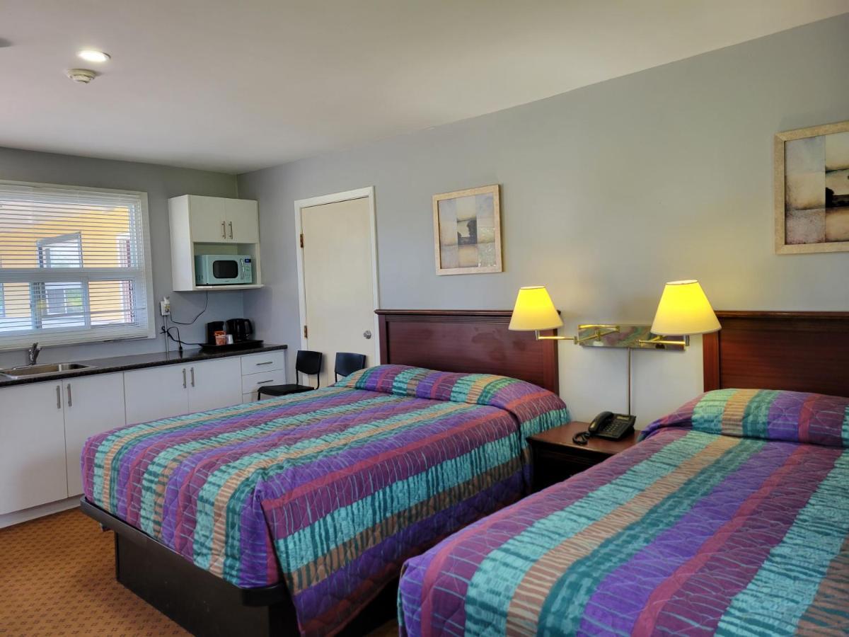 Knights Inn Cobourg Bagian luar foto