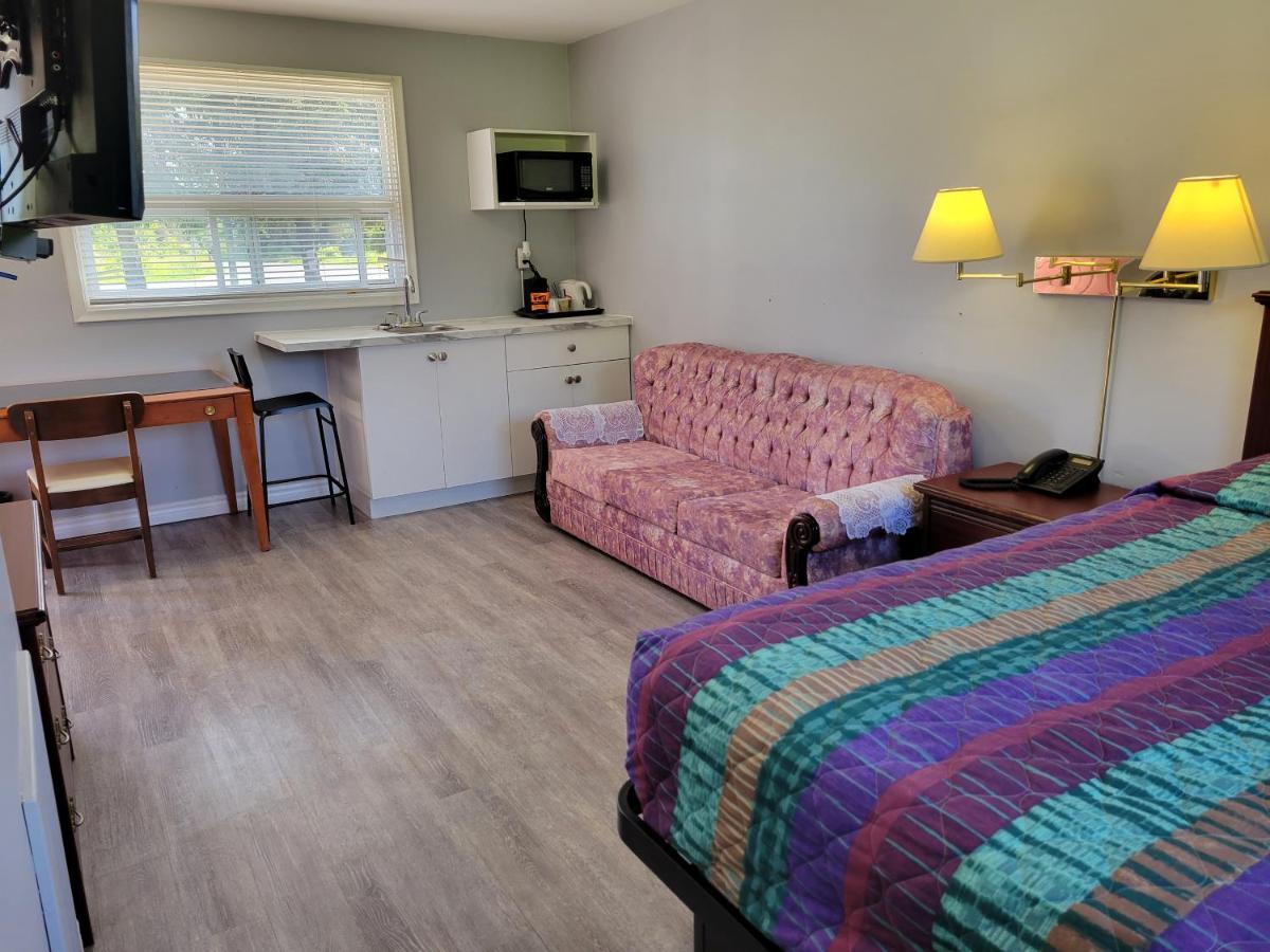 Knights Inn Cobourg Bagian luar foto