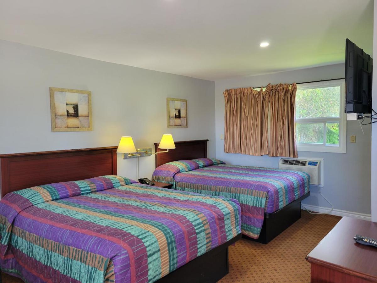 Knights Inn Cobourg Bagian luar foto