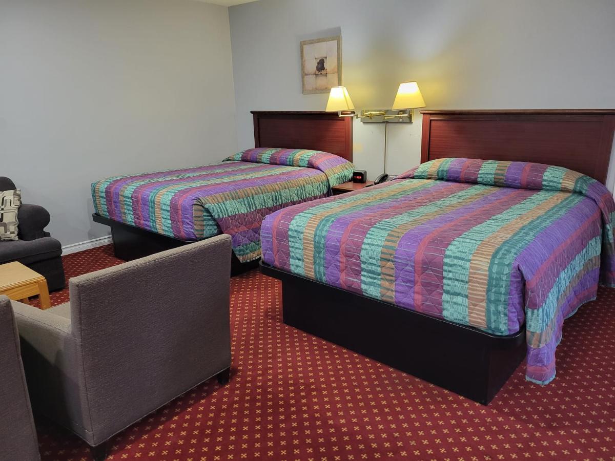 Knights Inn Cobourg Bagian luar foto