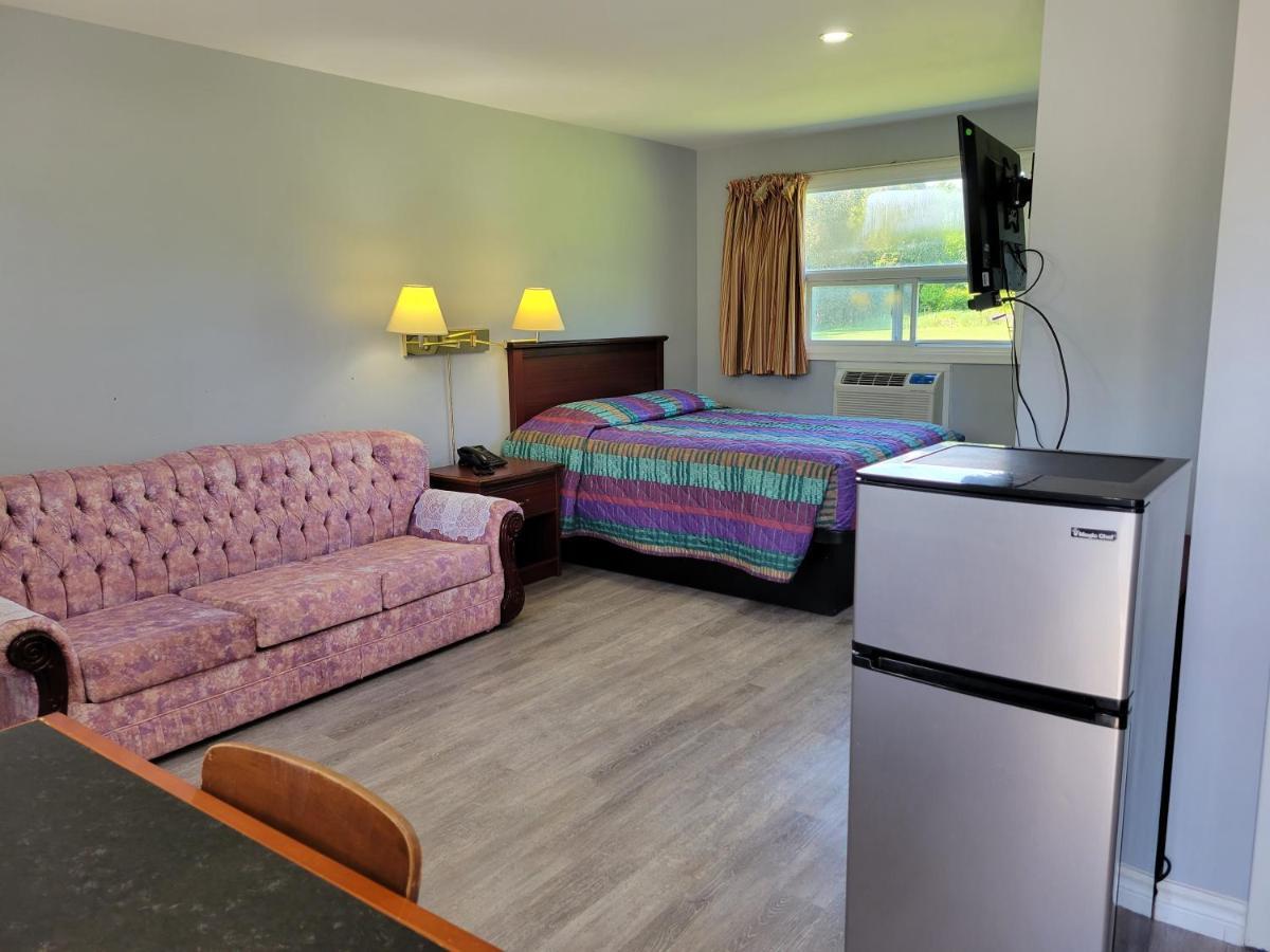 Knights Inn Cobourg Bagian luar foto