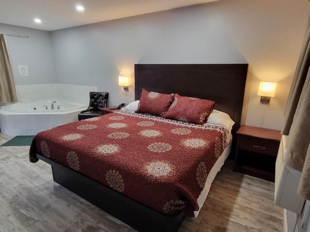 Knights Inn Cobourg Bagian luar foto
