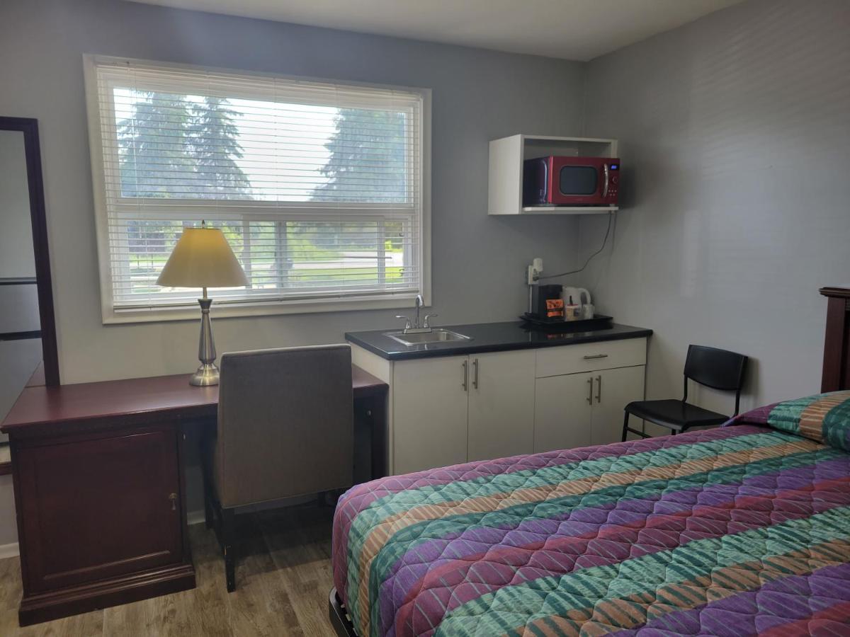 Knights Inn Cobourg Bagian luar foto