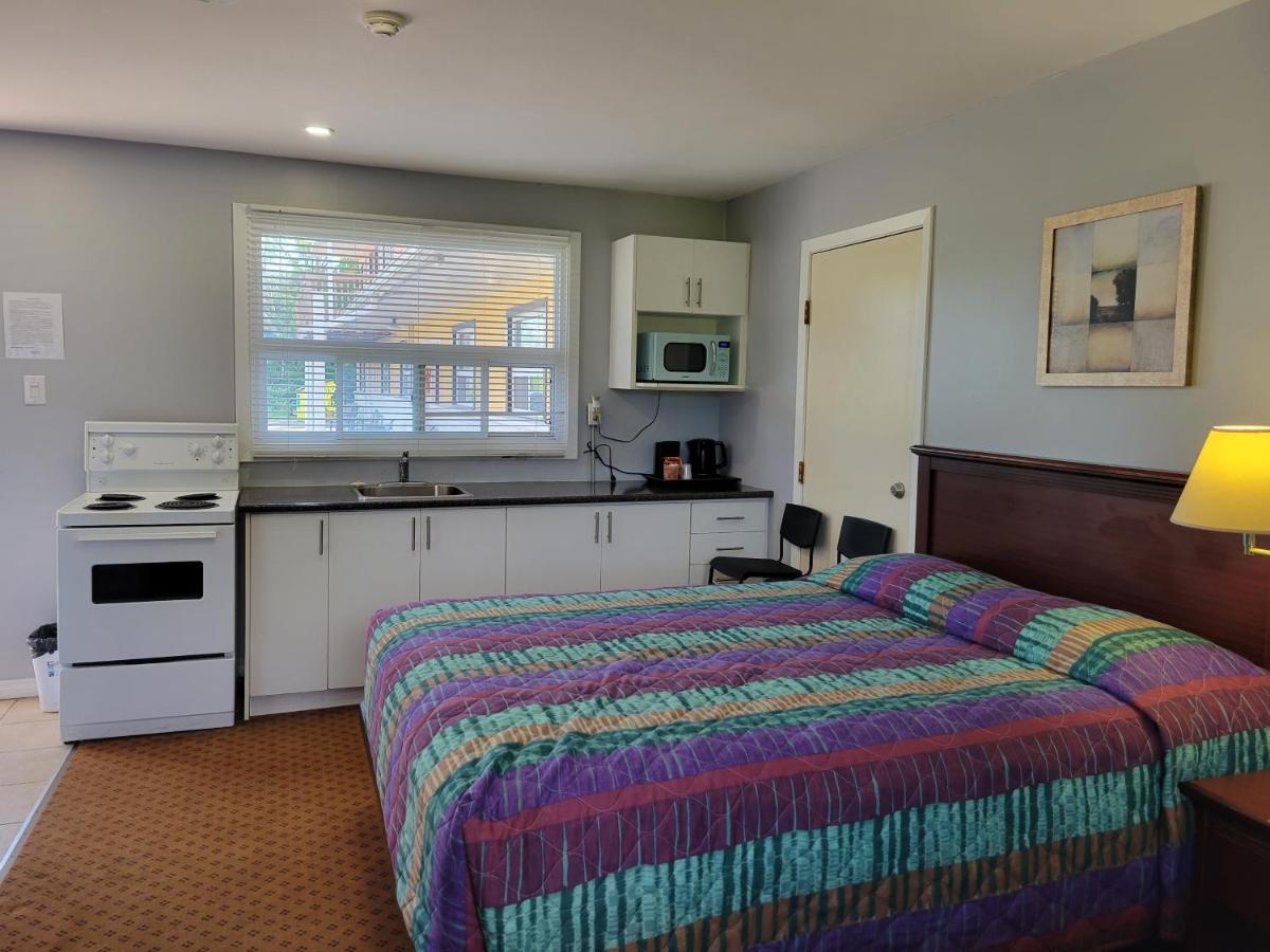 Knights Inn Cobourg Bagian luar foto
