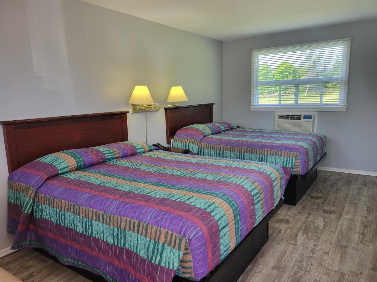 Knights Inn Cobourg Bagian luar foto