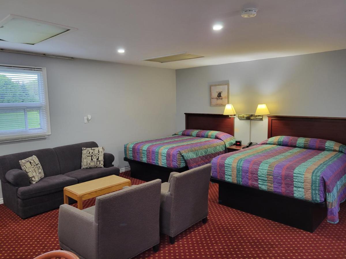 Knights Inn Cobourg Bagian luar foto