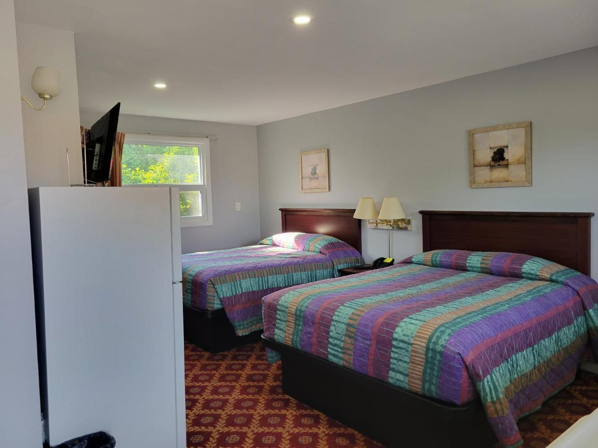 Knights Inn Cobourg Bagian luar foto
