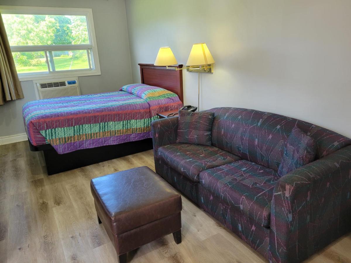 Knights Inn Cobourg Bagian luar foto