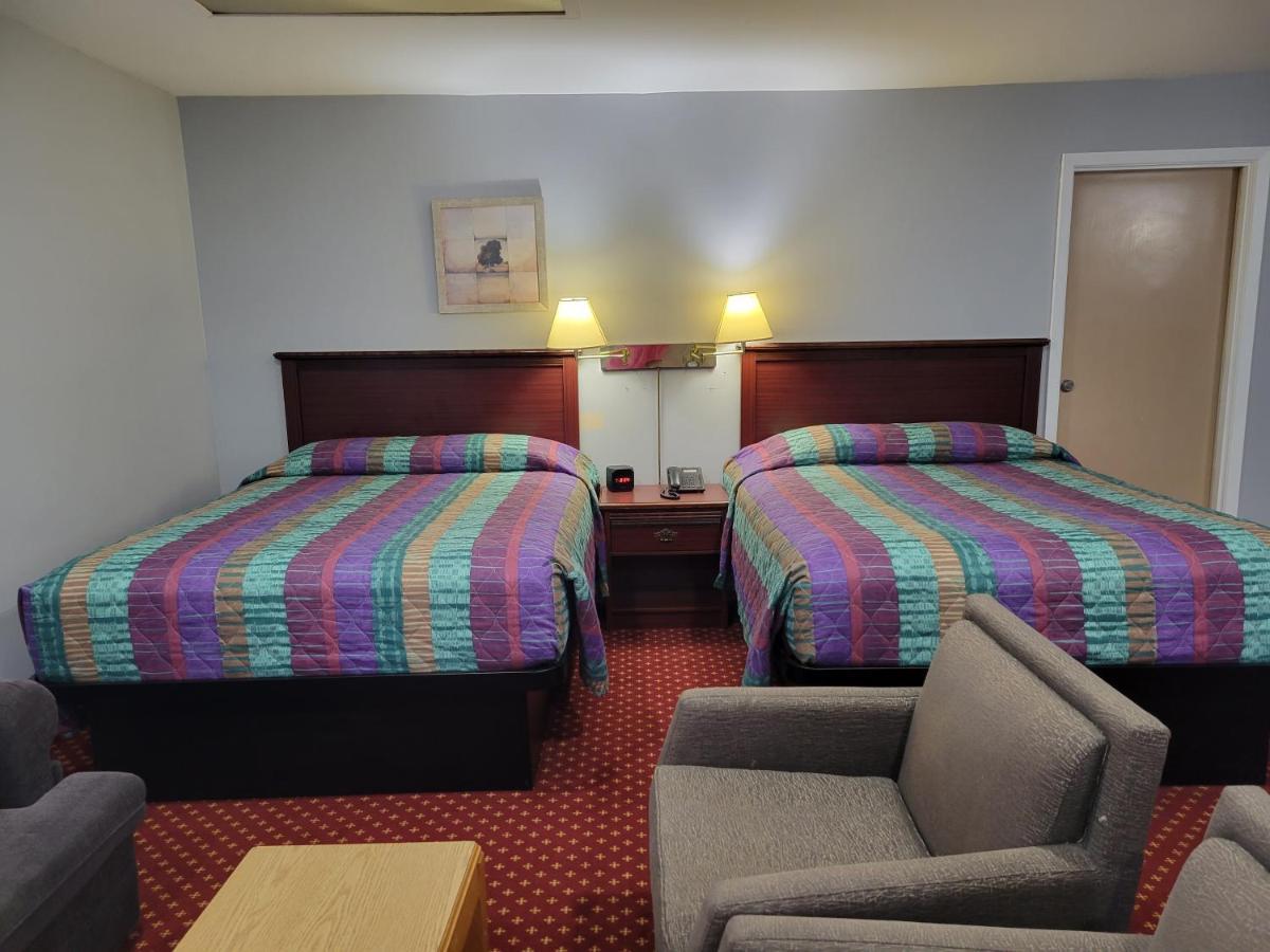 Knights Inn Cobourg Bagian luar foto